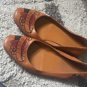 Gucci Brown Leather Heart Motif Ballet Flats